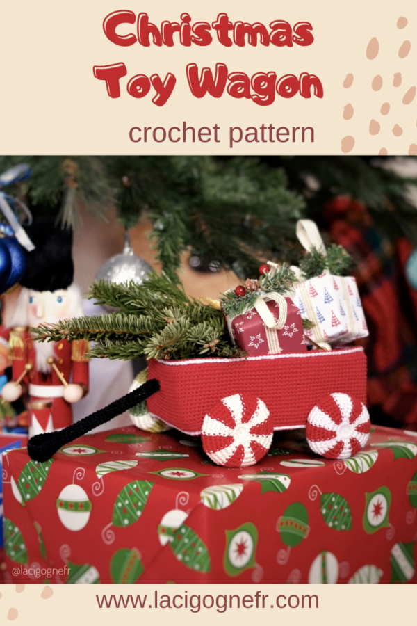 Christmas toy wagon crochet pattern LaCigogne design Natalia Manfre , Christmas decoration